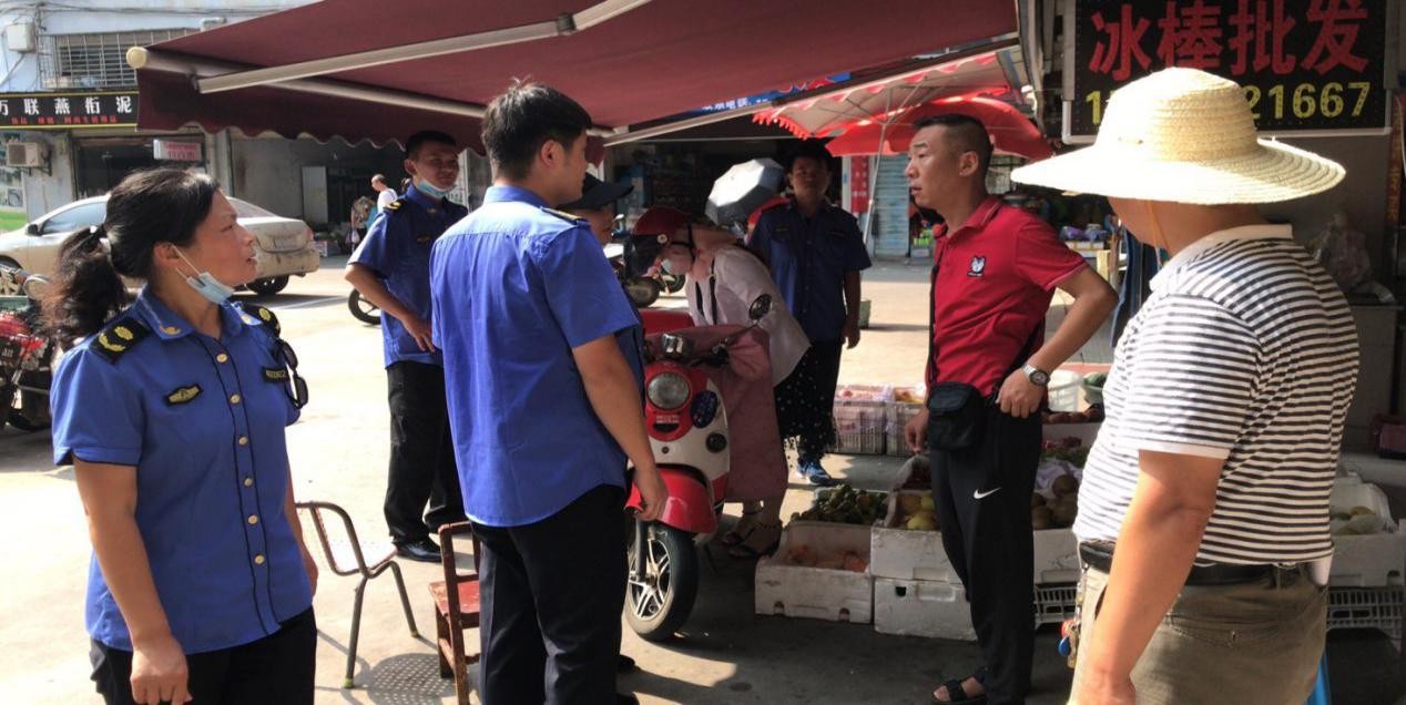 中国纪录|现场解难题赢点赞——湖北鄂州市鄂城区、街领导检查集贸市场创文工作