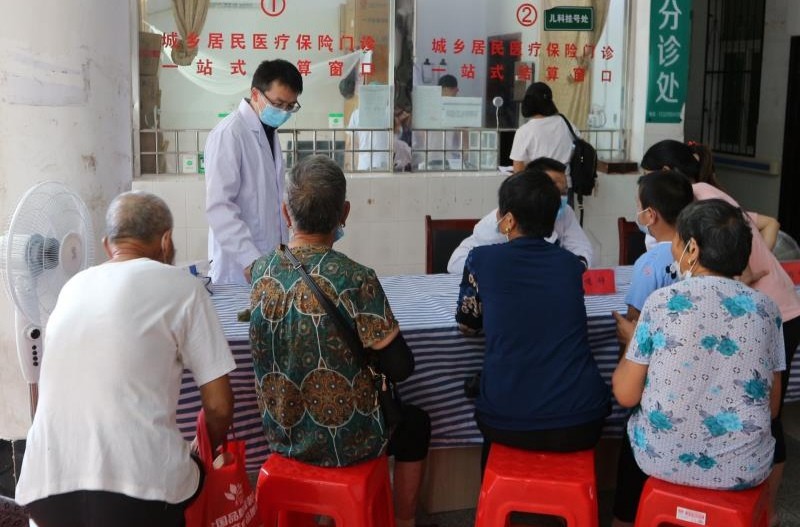 33|湖北孝感中心医院与大悟县第二医院举办联合义诊活动