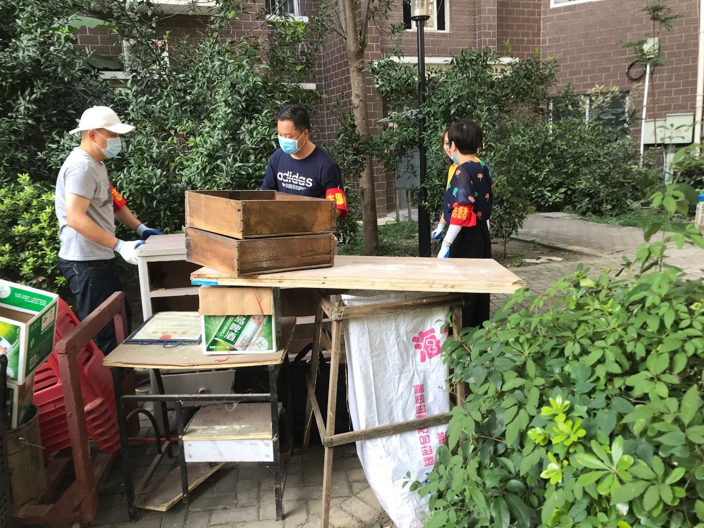 中国纪录|《中国纪录》直击——武汉燕归园小区居民给社区书记点赞