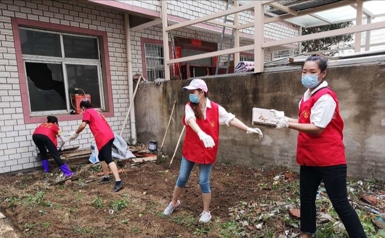 3|武汉市新洲区阳逻街军安社区“美化环境"从我做起