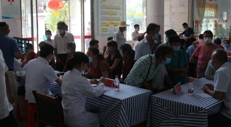 33|湖北孝感中心医院与大悟县第二医院举办联合义诊活动