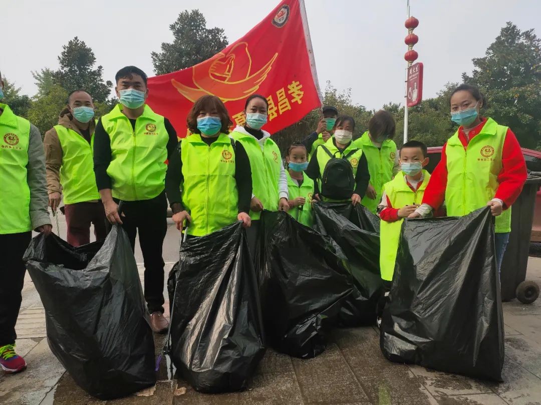 全国扶贫日|全国扶贫日，湖北孝昌花园广场出现一群绿衣使者，他们为何而来