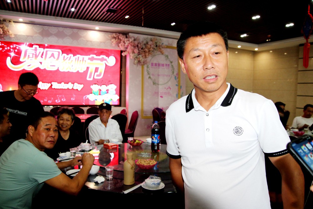 中国纪录|湖北孝昌关王社区亲切慰问社区全体在职教师离退休教师