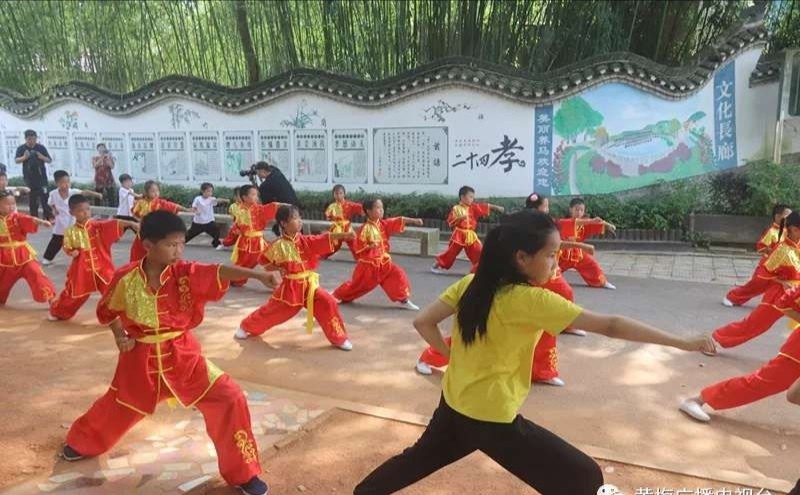 湖北黄梅养马岭：岳家拳武术操展演精彩亮相抗金城|湖北黄梅养马岭：岳家拳武术操展演精彩亮相抗金城