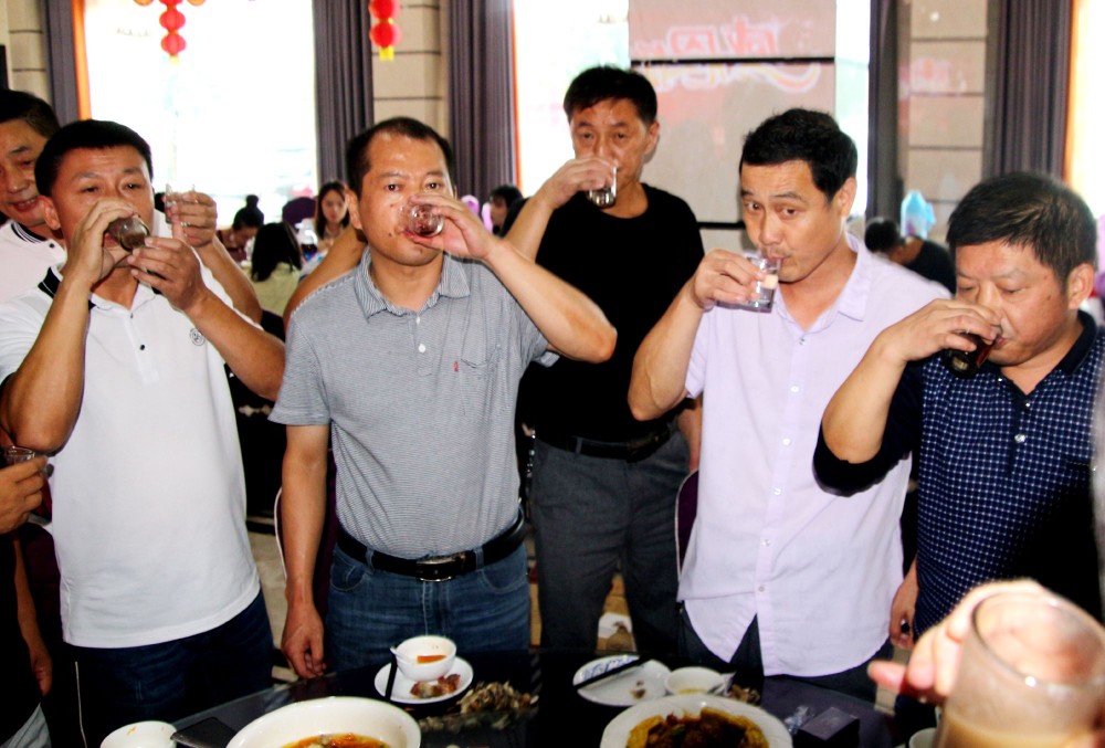 中国纪录|湖北孝昌关王社区亲切慰问社区全体在职教师离退休教师