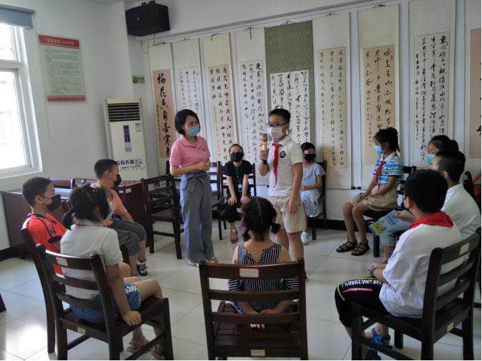 中国纪录|湖北黄石八泉社区开展《幸福的密码交流心》困境儿童心理课堂